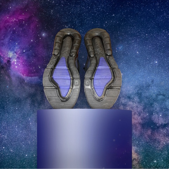 Youth boys sz 6.5 Nike vapor max sneakers black and iridescent. - Picture 4 of 4